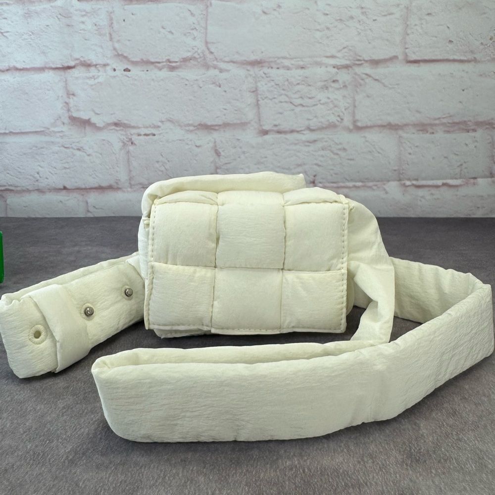 Authentic Bottega Veneta Tech Mini Small Padded Tech Cassette Shoulder Bag White - Picture 2 of 13
